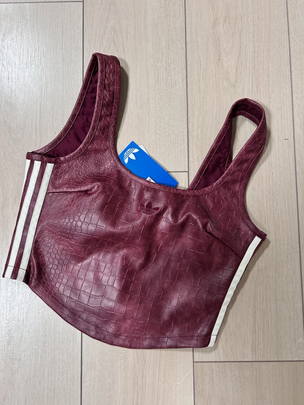 Adidas Burgundy Croc-Embossed Cropped Tank with White Stripes Size 6 - Picture 1 of 6